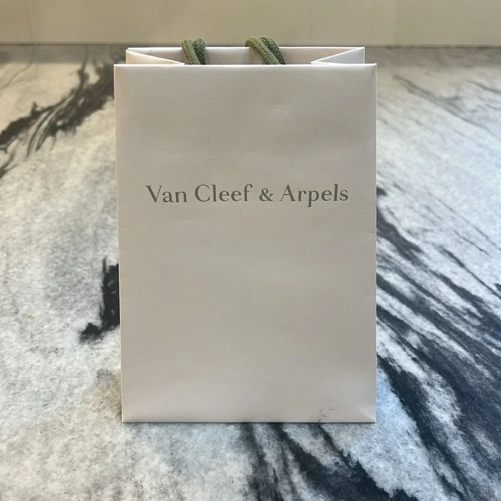 Van Cleef & Arpels shopping bag